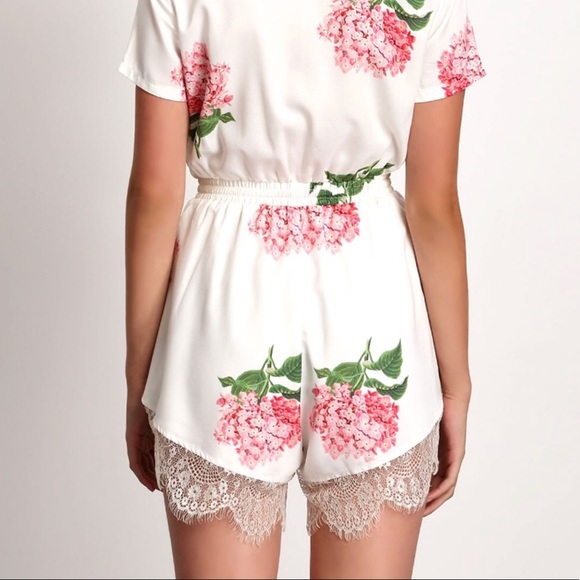 Pink & White Floral Lace Trim Short Sleeve Romper - Picture 7 of 8